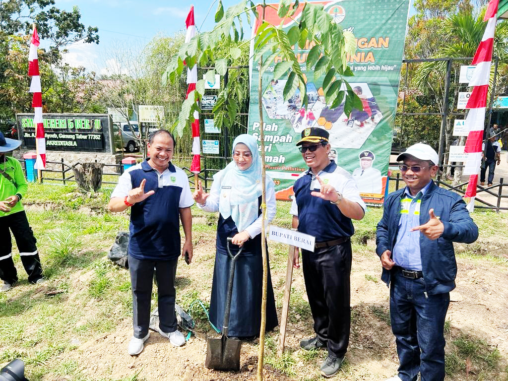 Sampah Plastik Jadi Ancaman - Nosakaltara