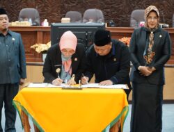 Bupati dan Dewan Teken Rancangan APBD