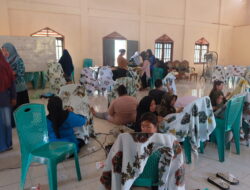 Ajarkan Warga Membatik