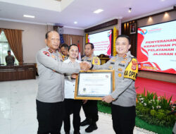 Polres Berau Terima Penghargaan