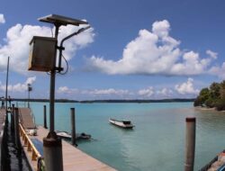 Teluk Alulu Teraliri Listrik 100 Persen