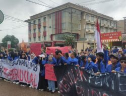 Mahasiswa Tuntut Penambang