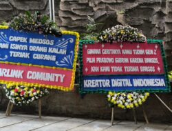 Pendukung Prabowo-Gibran Kirimi MK Karangan Bunga, Capek Medsos Isinya yang Kalah Teriak Curang