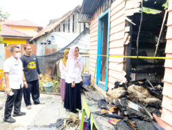 Bupati Berau Beri Bantuan Kemanusiaan Korban Kebakaran di Teluk Bayur