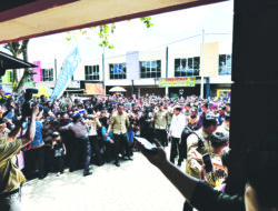 Antusias Sambut Jokowi