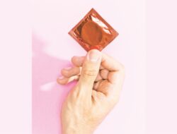 Menkes Tetap, DPR Minta Revisi