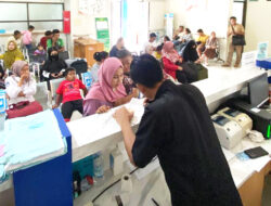 Nakes Dirumahkan Pelayanan Tersendat