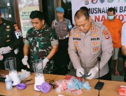 Ribuan Pil Ekstasi Berakhir di Kloset