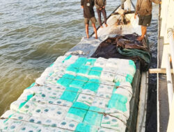 Bakamla Gagalkan Penyelundupan Beras asal Malaysia