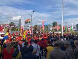 Ratusan Warga Unjuk Rasa, Tolak Program Transmigrasi