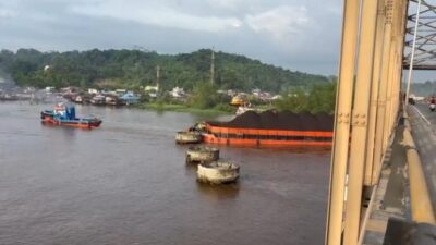 Polisi Lidik Insiden Jembatan Mahulu, Kapal Tongkang Batu Bara Diduga Tambat Ilegal