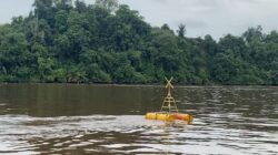 Buoy di alur Sungai Mahakam dinilai cukup padat. Alur dinilai menyempit