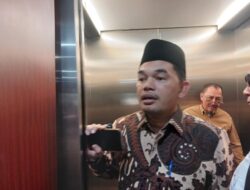 Adik-Kakak Digugat Gara-gara Seleksi KPID Cacat