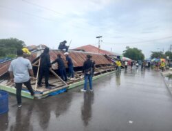 Angin Kencang Porak-porandakan Pasar Induk