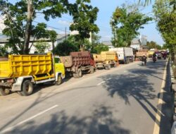 Pelat Luar Picu Antrean Panjang di SPBU