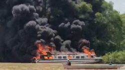 Api Diduga Berasal dari Genset, Speedboat yang Terbakar di Perairan Salimbatu
