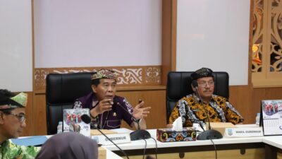 Gubernur Terima Aspirasi 10 Desa Terkait Persoalan MHA Desa Tujung