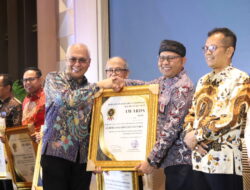 Jejak Pengabdian di Perantauan, Gubernur Kaltara Raih Penghargaan PWI Sulsel Awards